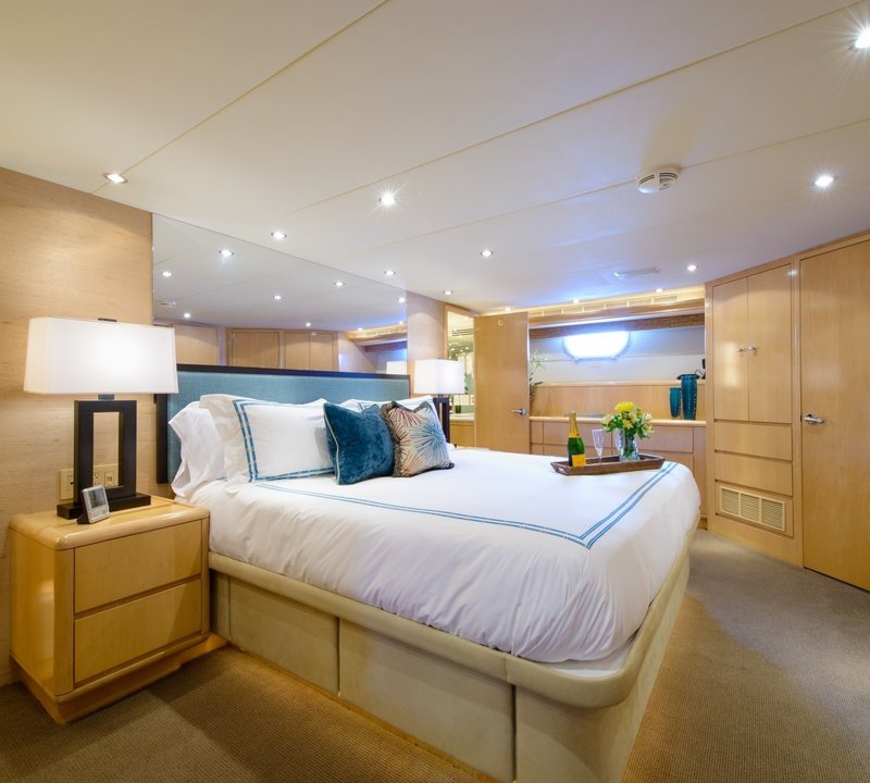 PERFECT LADY Yacht Charter Details, Hatteras | CHARTERWORLD Luxury ...